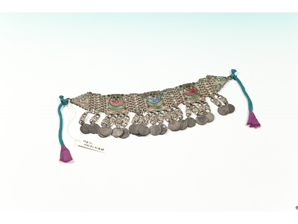 阿富汗人哈敏妻子的項鍊