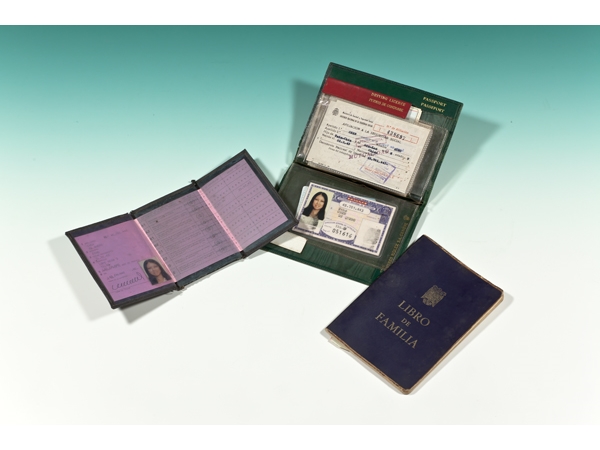 三毛的各種證件