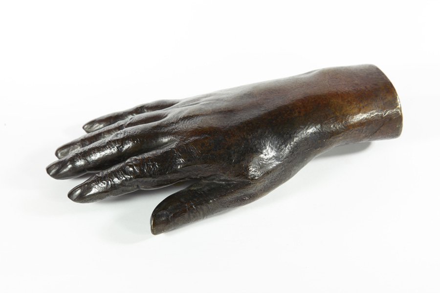 巴爾札克手的雕像